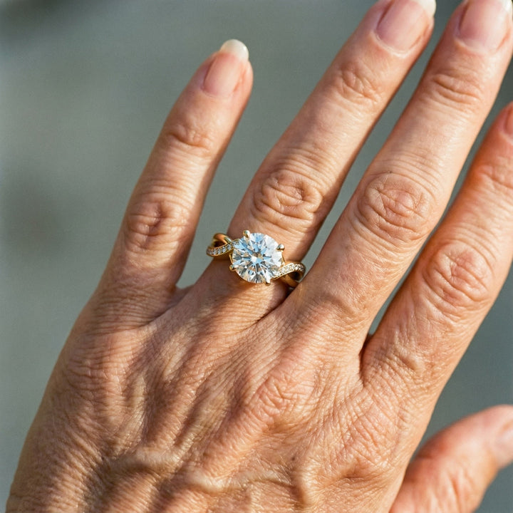 Vintage flettet ring i guld med zirkon