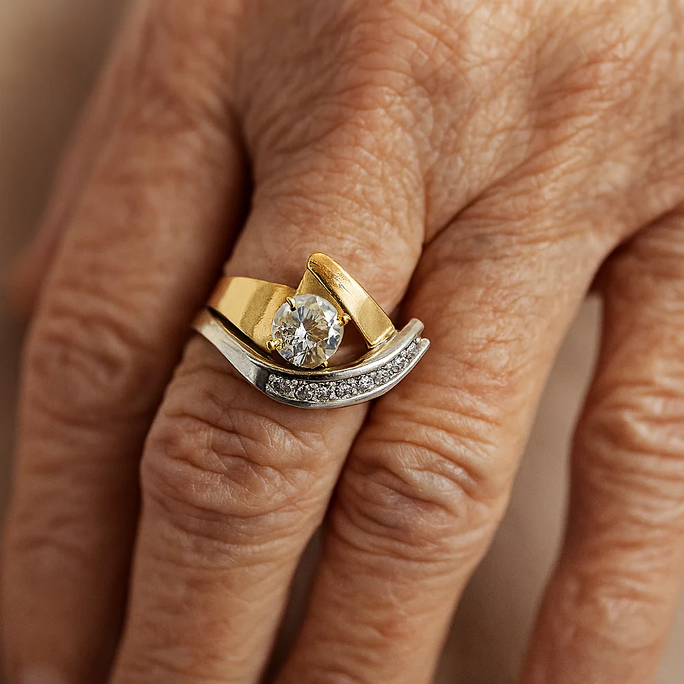 Vintage uregelmæssig ring i guld og sølv med zirkon