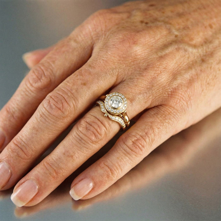 Sada vintage ringe af guld og zirkoner