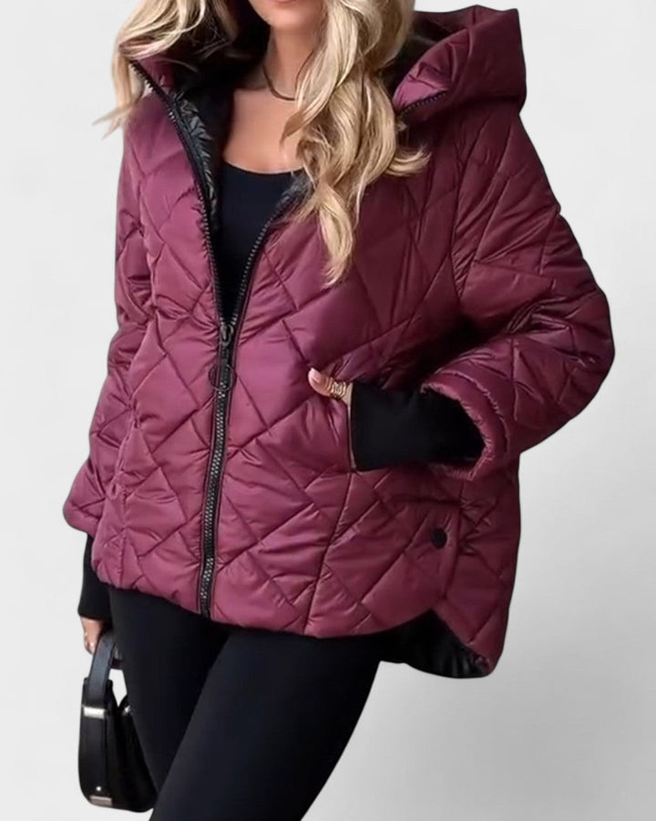 Ema™ | Stilfuld jakke med hætte