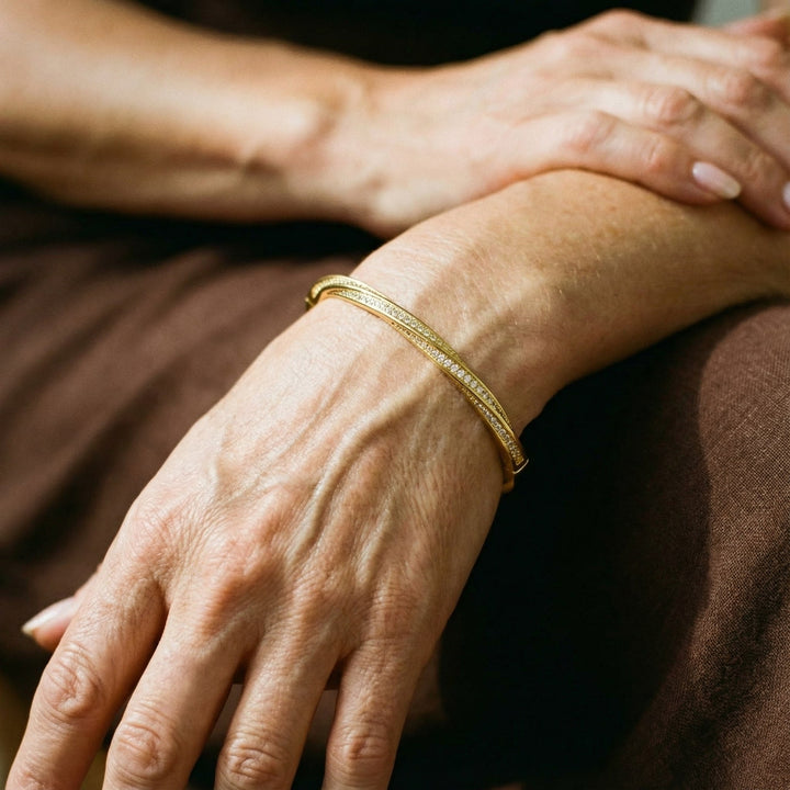 Elegant krystalarmbånd med to rækker i guld