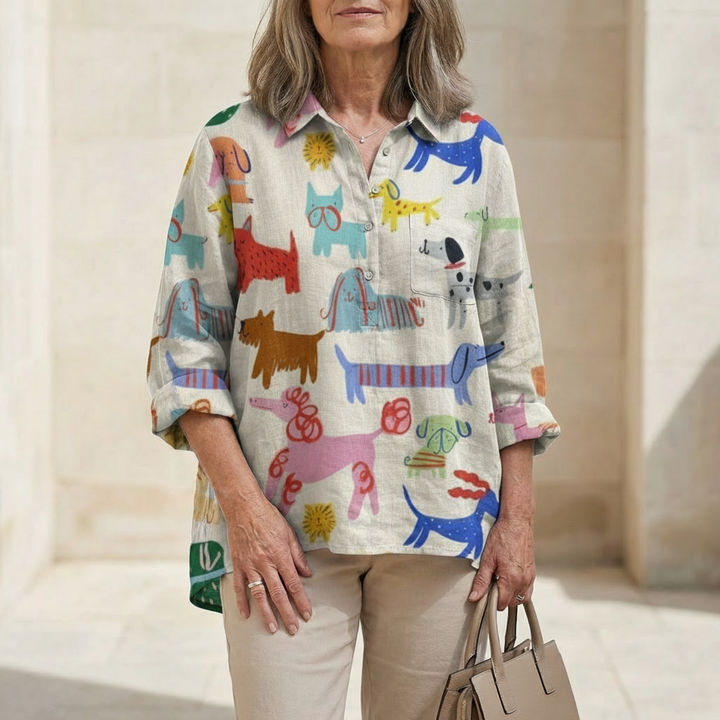 Blusa branca com cães coloridos