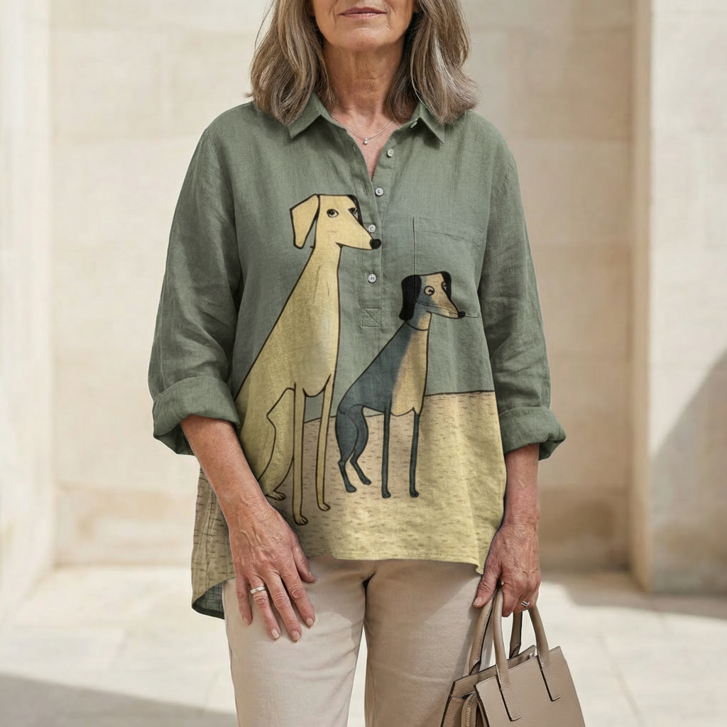 Blusa verde com dois galgos