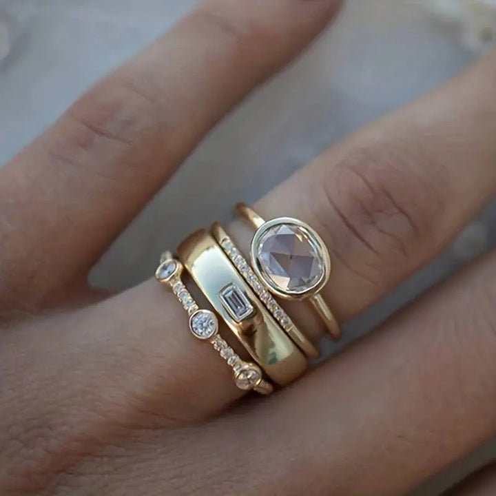 Sada Vintage Ring i Guld med Zirkon